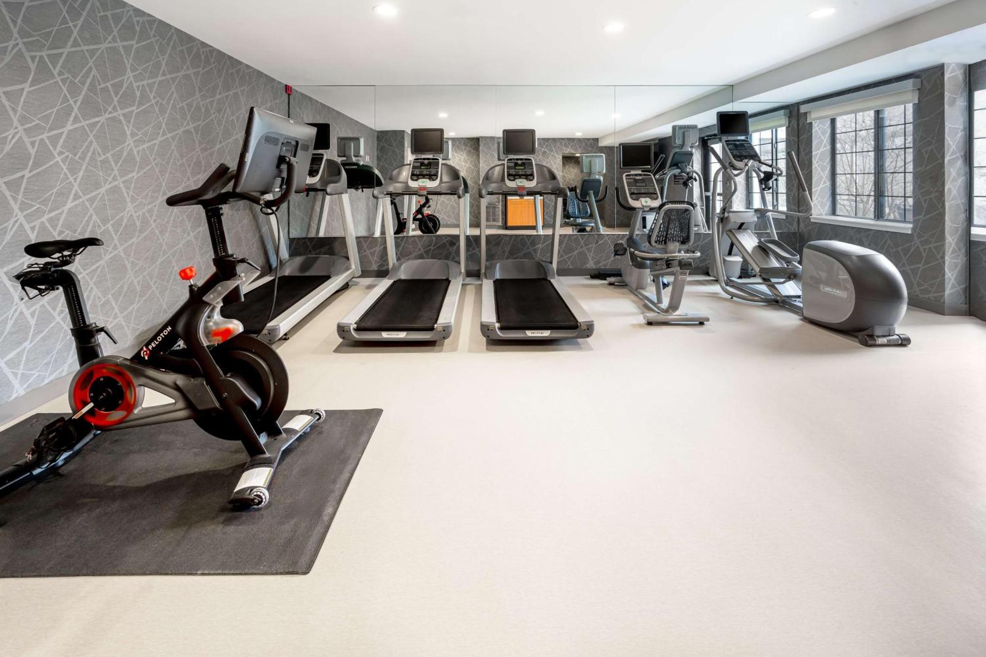 Homewood Suites By Hilton Eatontown Bagian luar foto